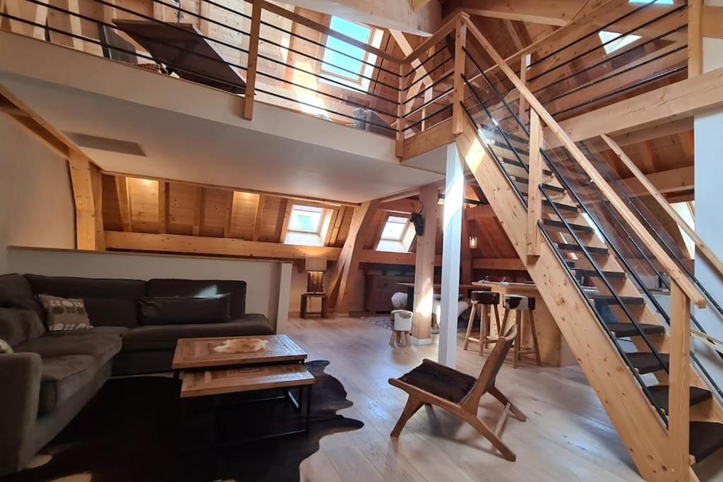 Appartement Les Suites du Monetier, alliant le charme et l'authenticité d'un chalet de prestige au cœur du village 47 Rue Saint-Eldrade 05220 Le Monêtier-les-Bains