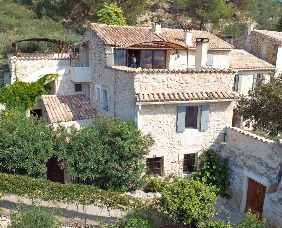 Les Terrasses de Boulbon gîte 10 Rue de la Sainte-Croix, 13150 Boulbon