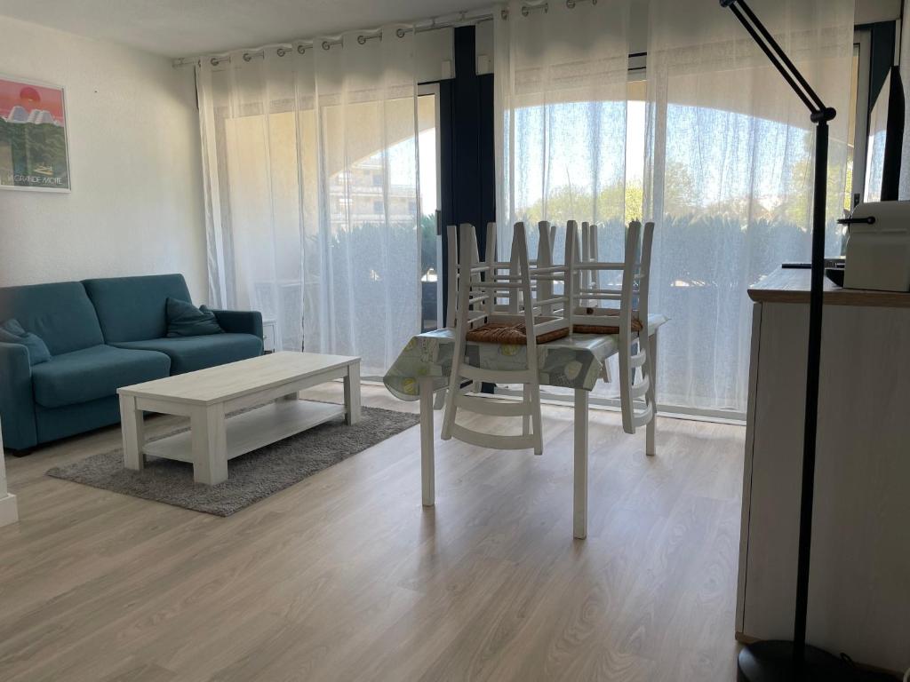 Appartement LES TERRASSES DE LA MER - PARKING - WIFI - CLIM - accès privé plage - point zéro 135 Allée du Levant 34280 La Grande Motte