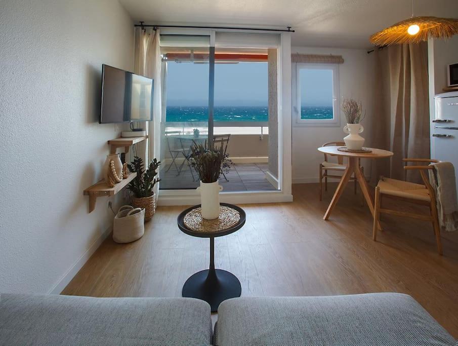 Appartement Les Vagues Bleues, regarder au loin... App 108, 5ème étage 3 Avenue de Toulouse 66140 Canet-en-Roussillon