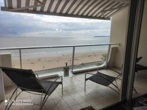 Appartement Les Vagues La Baule T3 6ème étage 104 Boulevard de l'Océan 44500 La Baule Pays de la Loire