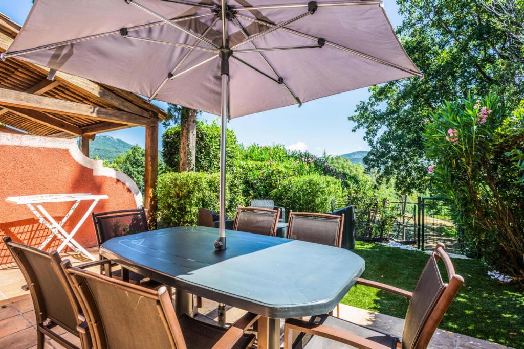 Appartement Les Villas aux Restanques du Golfe de St Tropez - maeva Home - Villa avec ter 07 1113 route de Bardasse 83310 Grimaud