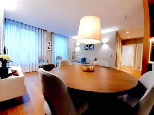 LF Porto Camélia Deluxe Apartment, by Flat in Porto