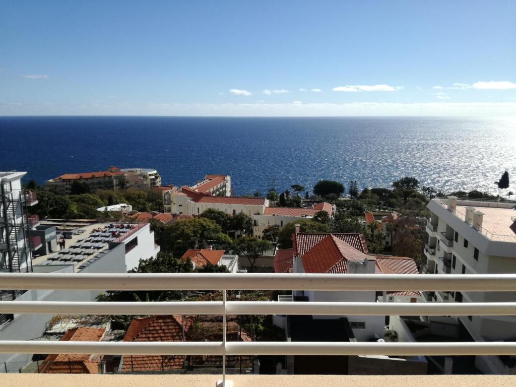 Lido Funchal Apartment balcony sea view Rua Velha da Ajuda, Edificio Colinas nº 12, 4º L, 9000-000 Funchal