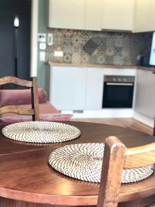 Light Cozy Studio in Bonfim with Romantic Balcony