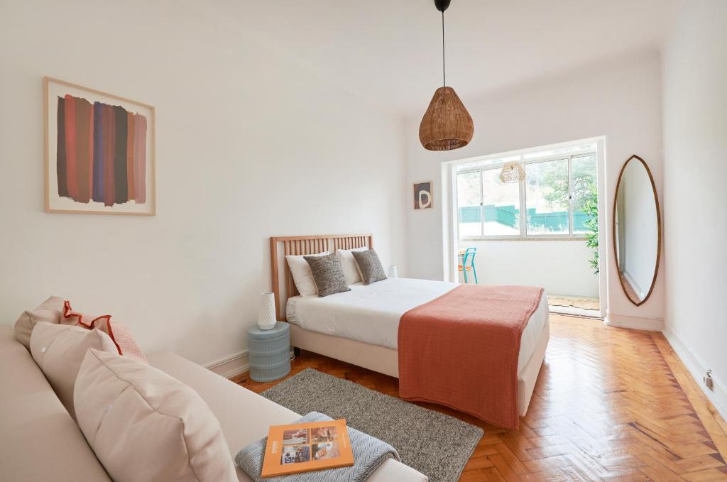 Light-Filled & Renovated Apartment, By TimeCooler 54 Avenida Almirante Gago Coutinho, 1700-031 Lisbonne