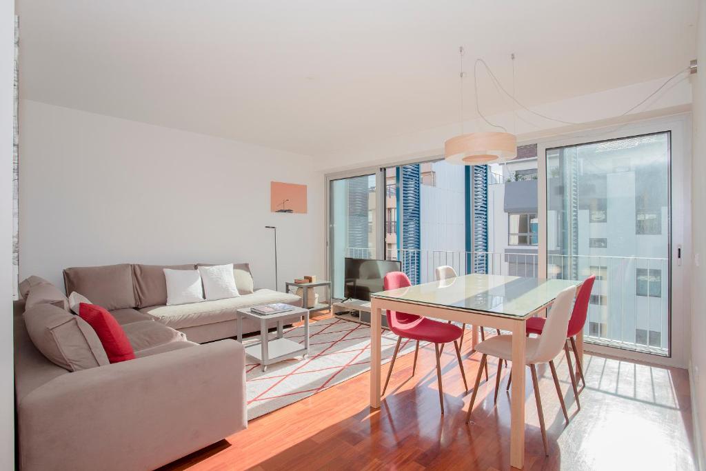 Liiiving in Porto | Bright Light Apartment 382 Rua de Nossa Senhora de Fátima 5º Esquerdo, 4050-432 Porto