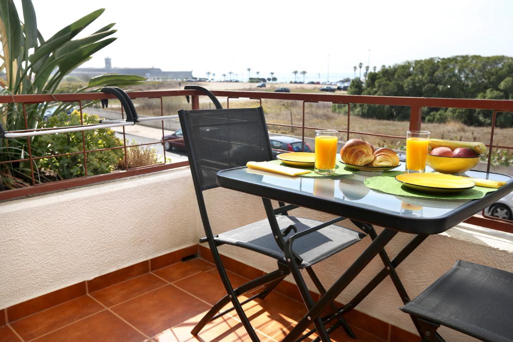 Like-home Sea View Apt Praceta Girassol, 2775-665 Carcavelos