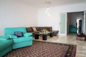 Like in a Boat , 2BR 2BA with big balcony in front of the sea