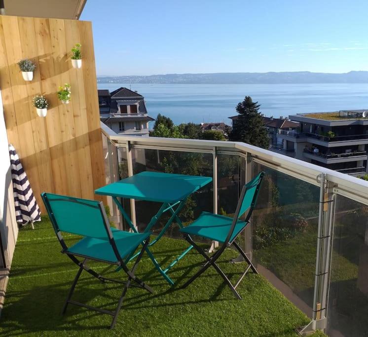 Like in a Boat , 2BR 2BA with big balcony in front of the sea 06000 Nice