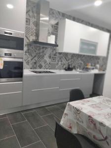 Lisbon, 3 bedroom apartment in Amora , 15 min from the beach