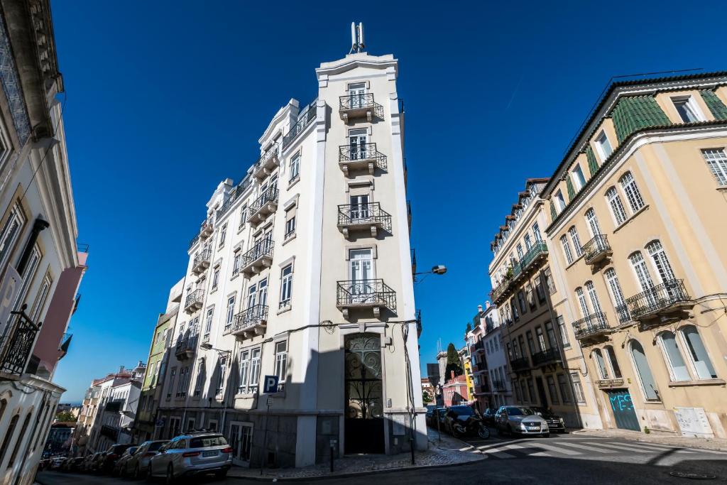 Lisbon Apartment Near Rato Square 53 Rua São Filipe Neri 3ºDto, 1250-025 Lisbonne