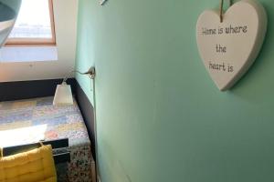 Lisbon Heart Apartments - Green Apartment by LovelyStay