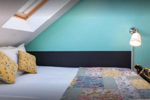 Lisbon Heart Apartments - Green Apartment by LovelyStay