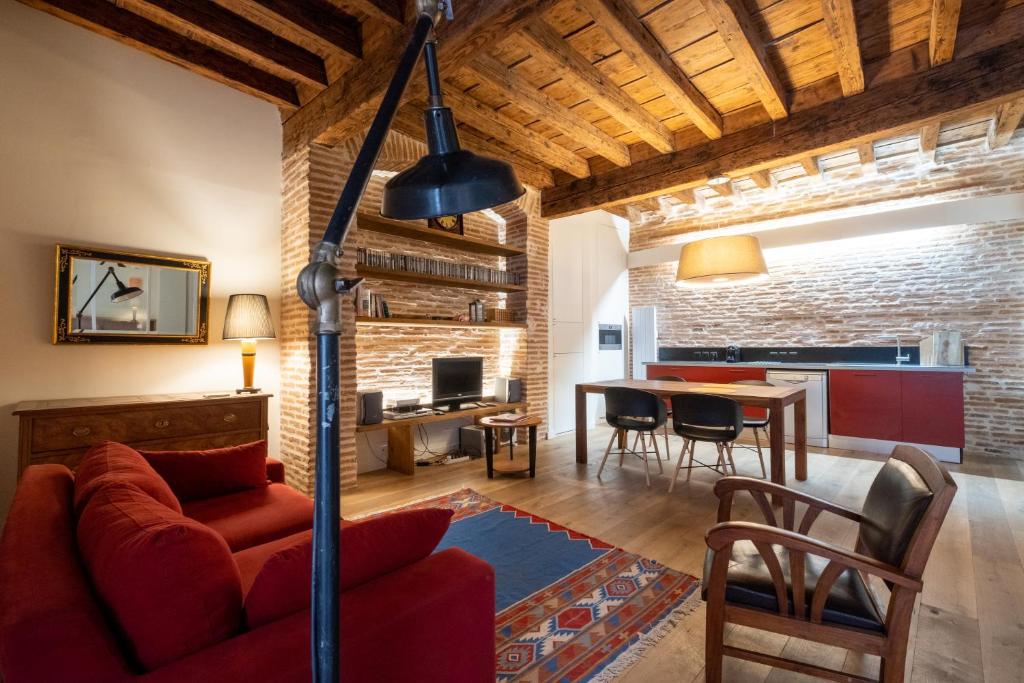 Lisbon Intendente Terrace Apartment with BBQ