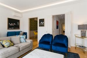 Lisbon luxury retreat! 2 suites, balcony & views!!