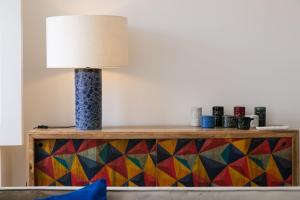 Lisbon luxury retreat! 2 suites, balcony & views!!