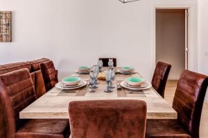 Lisbon Palace Apartment