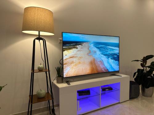Lit Living: Luxury - Box Spring - Zwischen MA und HD - Netflix - 8 Personen