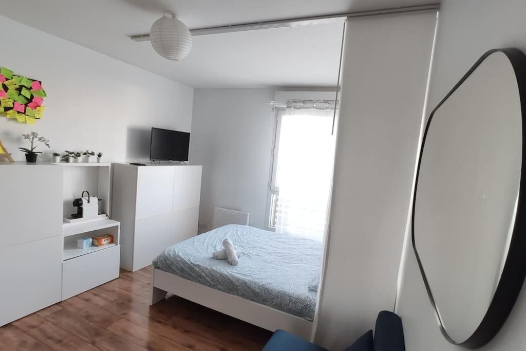 Appartement Little Explorer*Studio*DisneyLand*ValDeurope*Paris 32 Rue de la Charbonnière 77144 Montévrain