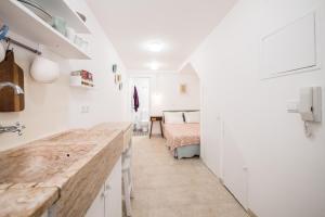 Appartement Little studio for two-Alfama Beco da Lapa 38, RC (ground floor) 1100-287 Lisbonne -1