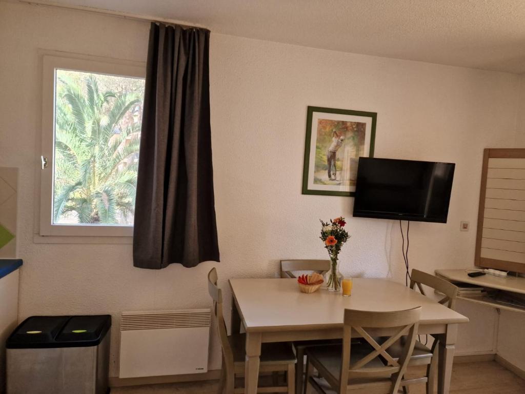 Appartement Little Valescure YourHostHelper 91 Allée Muirfield 83700 Saint-Raphaël