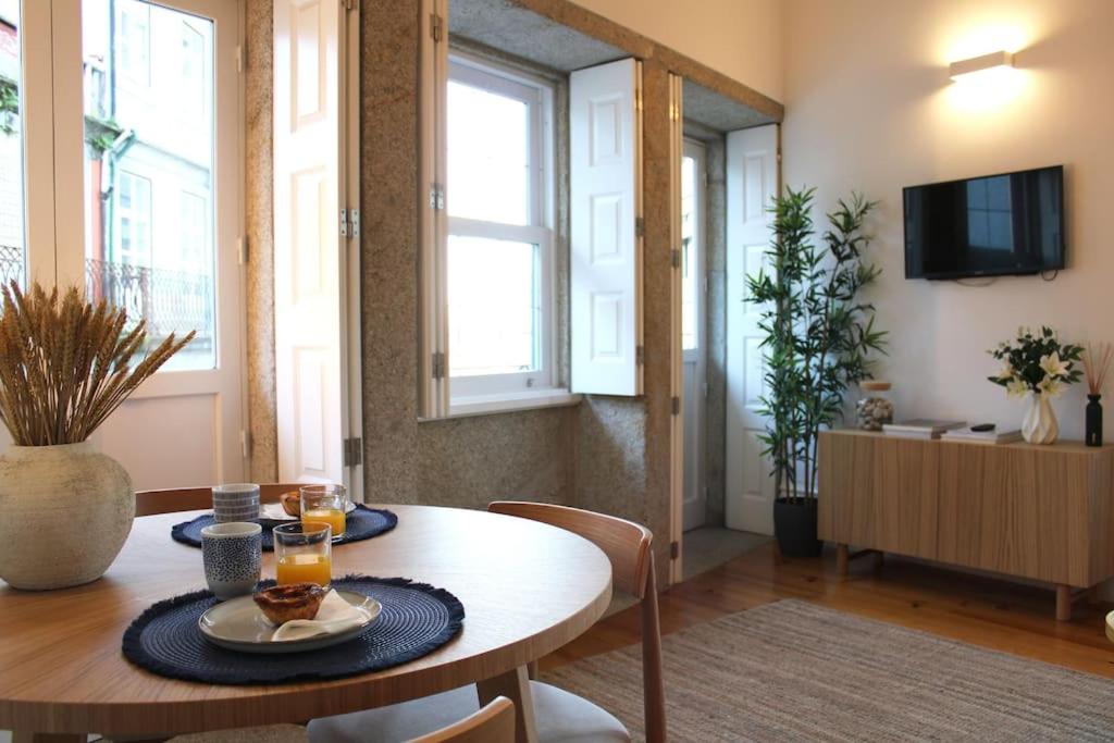 Living Aliados Mezzanine Flat W/ AC Travessa de Liceiras 4, 4000-125 Porto