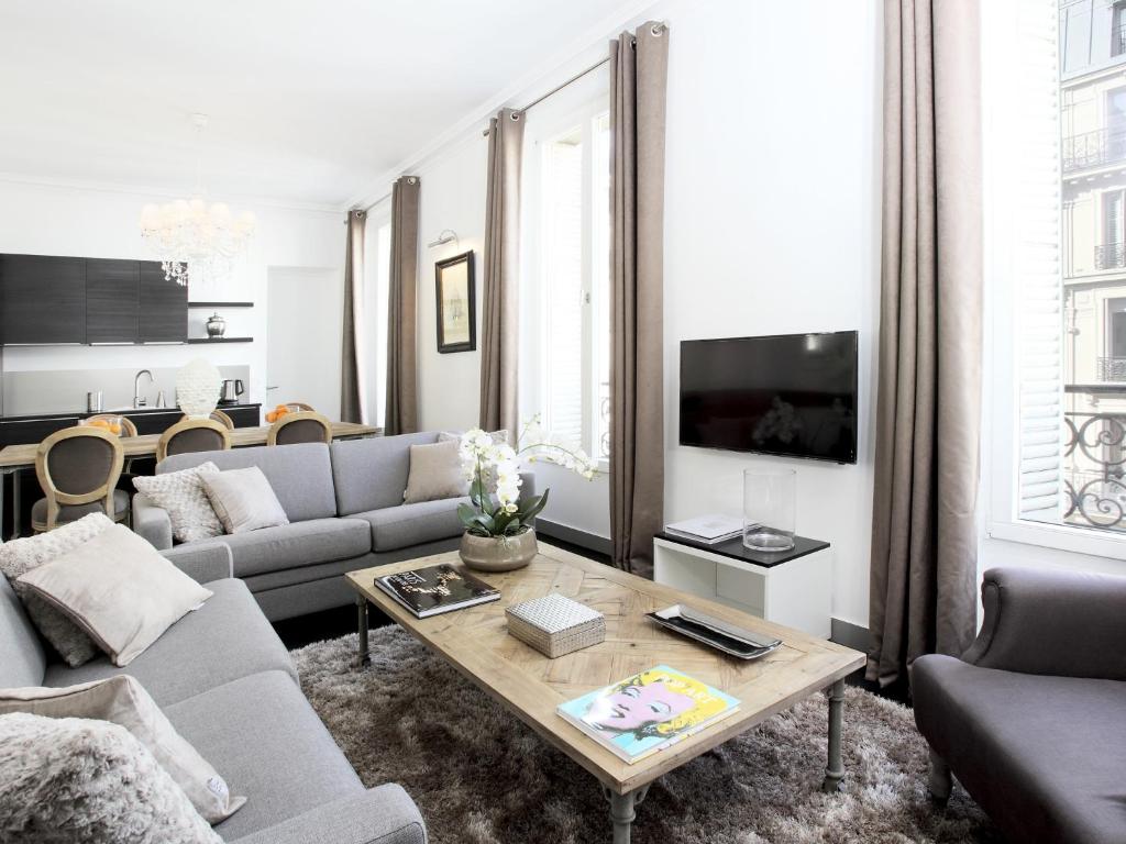 LivinParis - Luxury 3 Bedrooms Le Louvre I 29 Rue du 4 Septembre, 75002 Paris