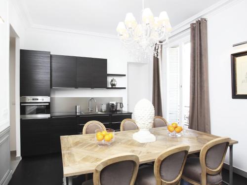 LivinParis - Luxury 3 Bedrooms Le Louvre I