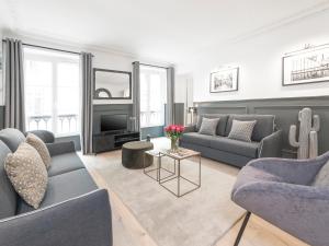 LivinParis - Luxury 3 Bedrooms Le Louvre II