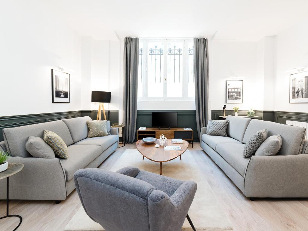 Appartement LivinParis - Luxury 3 Bedrooms République I 63 Rue de Lancry 75010 Paris