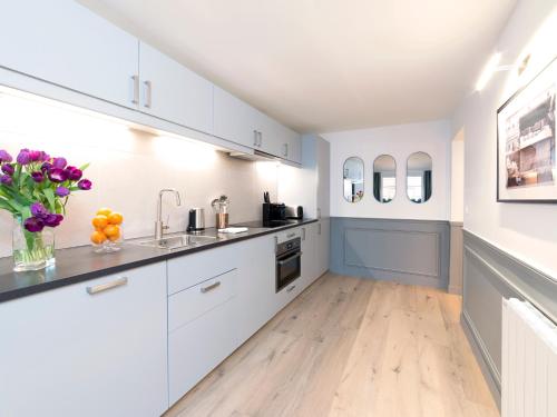 LivinParis - Luxury 4 Bedrooms Le Louvre I