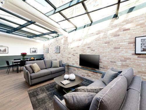LivinParis - Luxury AC 3 Bedrooms Le Marais I