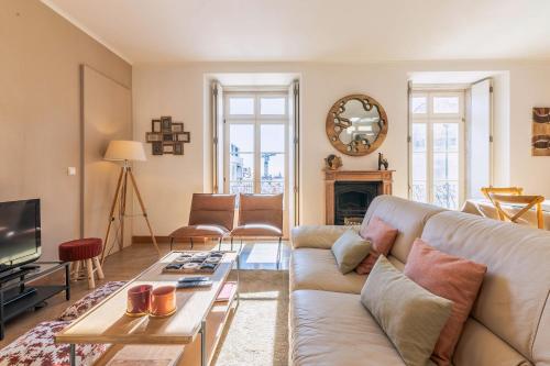 Localtraveling Chiado Trindade