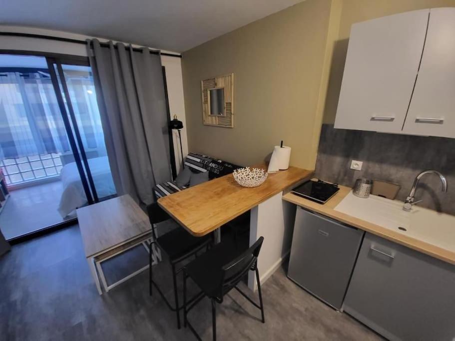 Location appartement mer 511 avenue Jean Jaures appartement 145 entrée C, 30240 Le Grau-du-Roi
