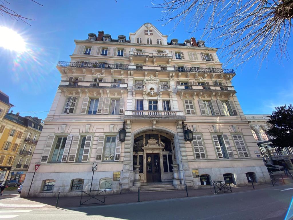 Appartement Location dans le Grand Hotel d'Aix les bains 3 Place du Revard 73100 Aix-les-Bains