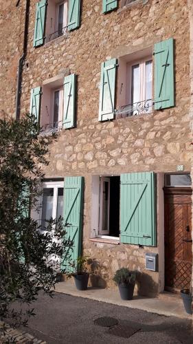 location Seillans var studio lavande 1e etage