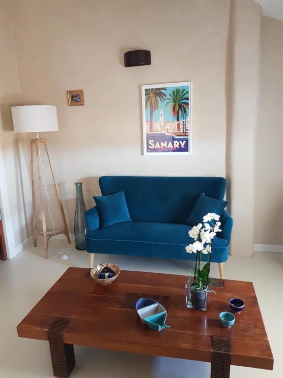 Appartement Location semaine T1 de charme. La Cadière d'Azur (83) 3ème etage 5 rue du greffe 83740 La Cadière-dʼAzur