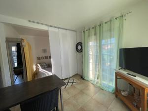 Appartement Location Studio de charme 3 Chemin de Guérande 06160 Antibes Provence-Alpes-Côte d\'Azur