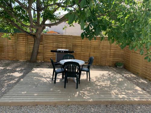 Location studio entre garrigue et mer