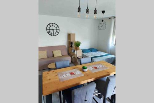 Location studio entre garrigue et mer