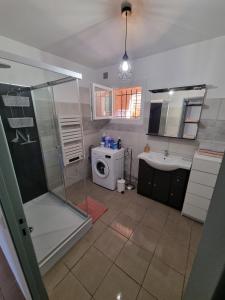 location vacances T4 bas de villa Toulon