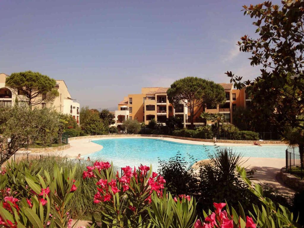 Appartement Locations-06 Lolivier - Residence With Swimming Pool Near Cannes 115 Avenue de l'Hubac 06250 Mougins