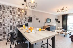 Loft 3 pièces duplex 3 étoiles calme centre ville à 5 mn des plages et palais