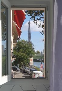 Appartement Loft 5 places with view on Eiffel Tower 17 bis Quai Louis Blériot 75016 Paris Île-de-France