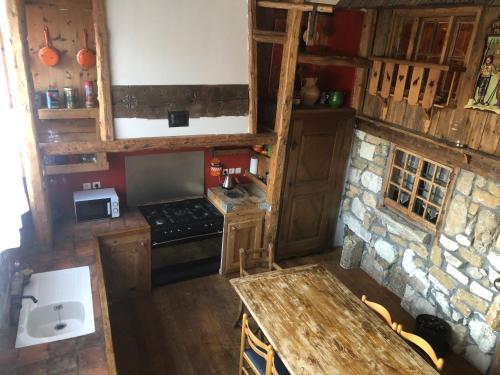 Appartement/ loft à la déco chalet de montagne. Briançon france