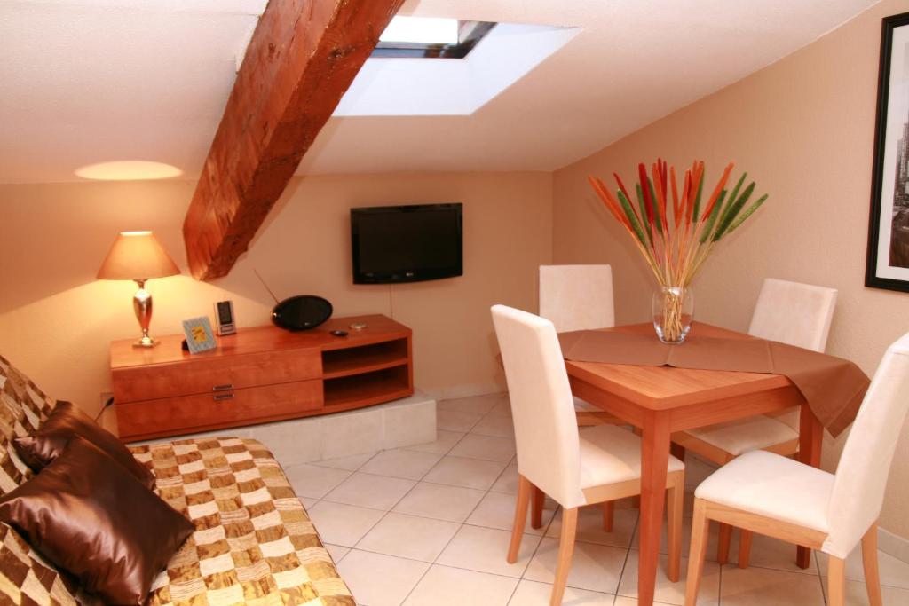 Loft Alexander in the Heart of Cannes completely refurbished Rue d'Antibes 148, 06400 Cannes