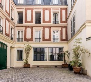 Loft atelier d'artiste Cœur de Paris. Exceptionnel !