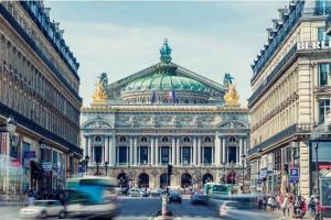 Loft atelier d'artiste Cœur de Paris. Exceptionnel !