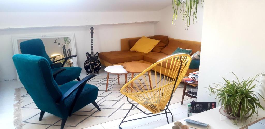 Appartement Loft au coeur de Sete - parking privé - Coté canaux 38 Rue Maurice Clavel 34200 Sète